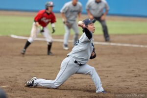 3回から救援している小川投手