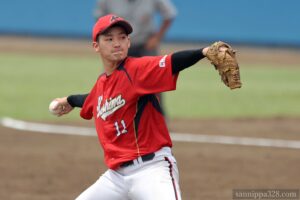 柏市役所は8回から山崎投手