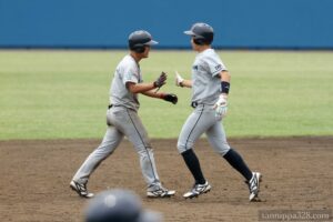 無死二塁。ここで古川選手に代わり、植田選手