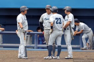 攻撃のタイムを取るAKIRA