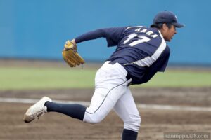 4回以降、無失点投球を続ける習志野市役所の原投手