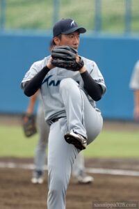 3回以降、三者凡退を続けているAKIRA・小川投手