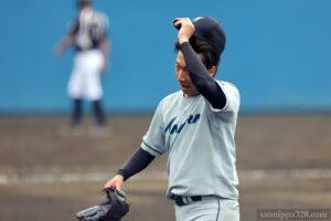 3回から5イニング連続三者凡退を続けている小川投手