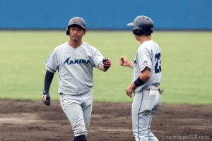 延長突入。10回表1死から2番・岡本選手が左前打で出塁