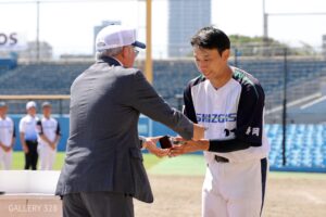 敢闘賞は静岡ガスの竹内投手